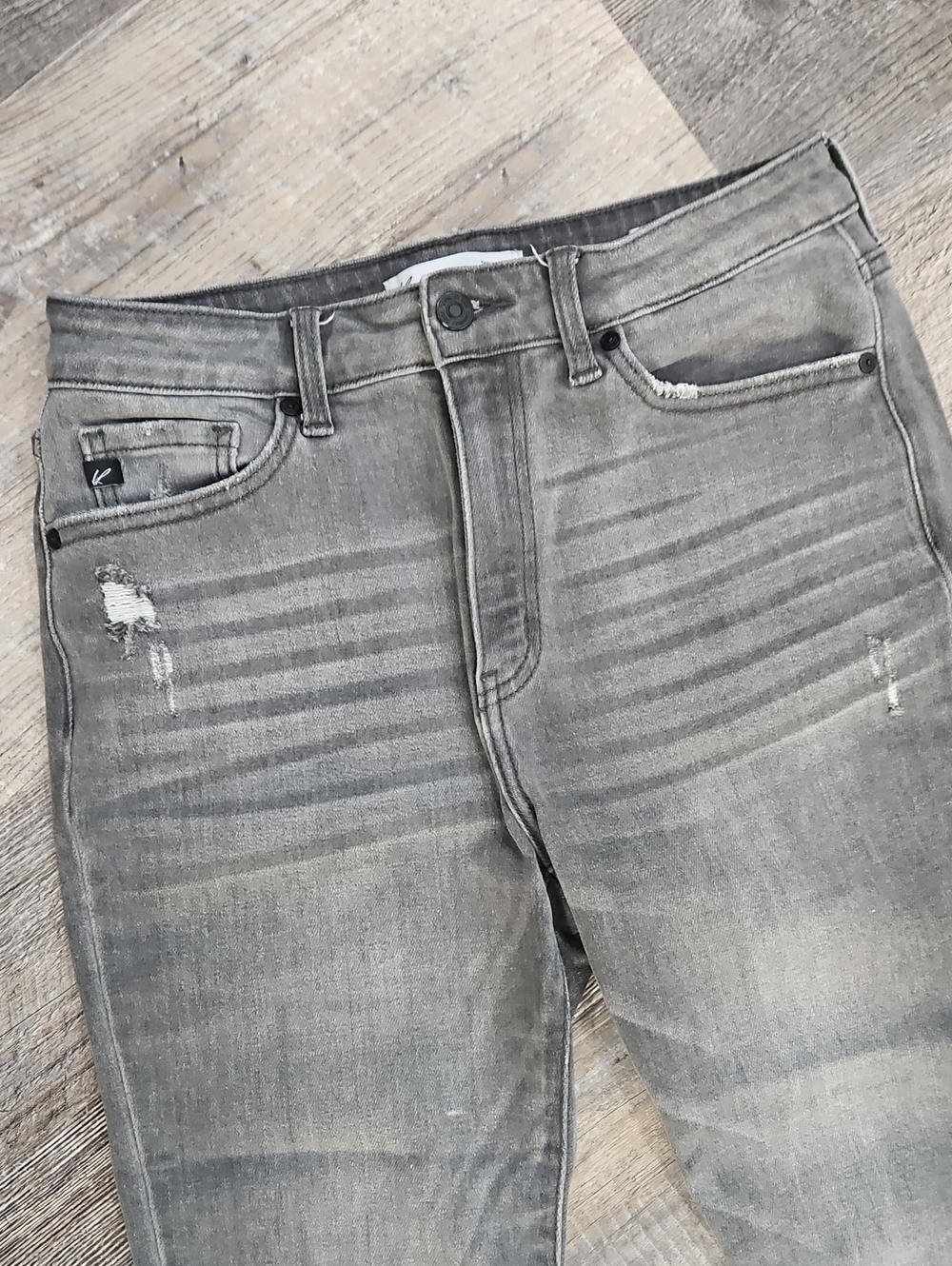 Gray KanCan Estilo Distressed Skinny Jeans Size 9 / 28